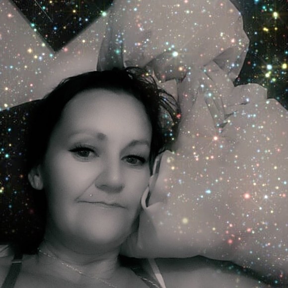 Meet your Posher, Brianne - Picture 1 of 2